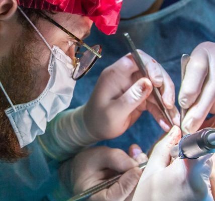 Implantologie dentaire sous anesthésie générale : une solution efficace