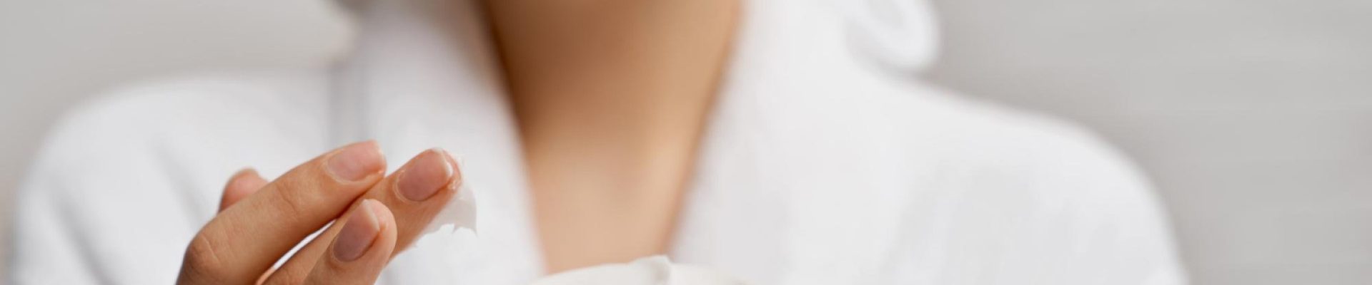 Acide hyaluronique et hydratation : pourquoi est-ce un allié incontournable pour votre peau ?