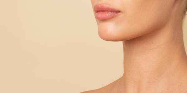 Pourquoi choisir l'acide hyaluronique pour le menton ?