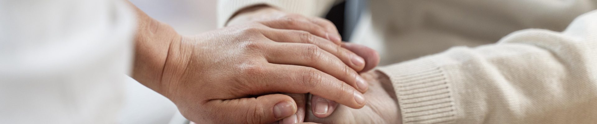 Comment l’aide à domicile soulage les aidants familiaux au quotidien ?
