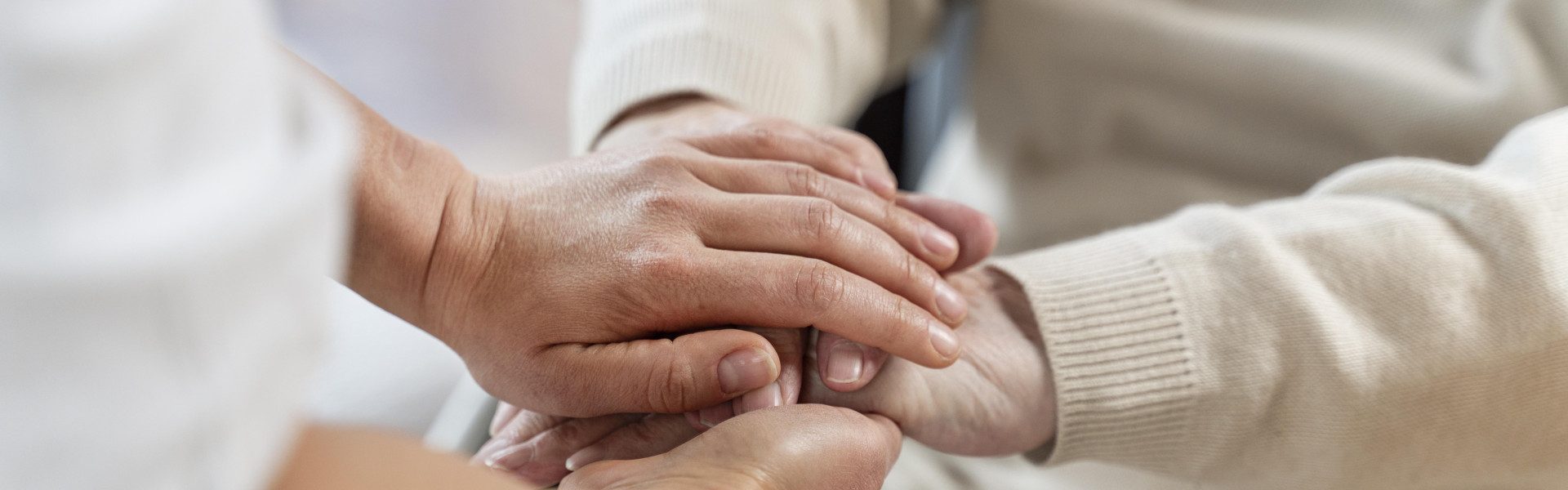 Comment l’aide à domicile soulage les aidants familiaux au quotidien ?