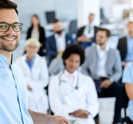 Santé et compétences : les formations indispensables pour rester à jour