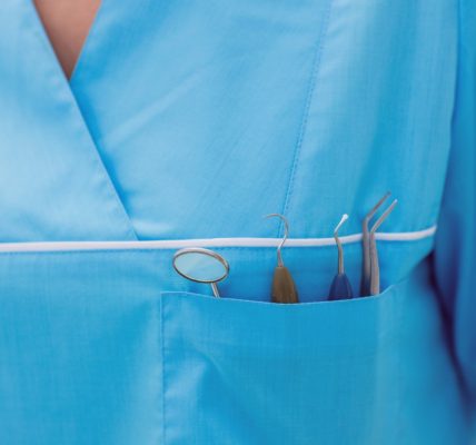 Tenue de dentiste complète : allier hygiène, confort et praticité au quotidien