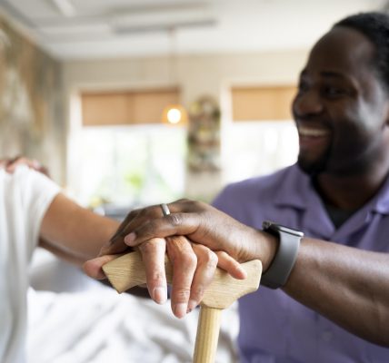 Maison de retraite médicalisée à Cagnes-sur-Mer : comment ça fonctionne ?