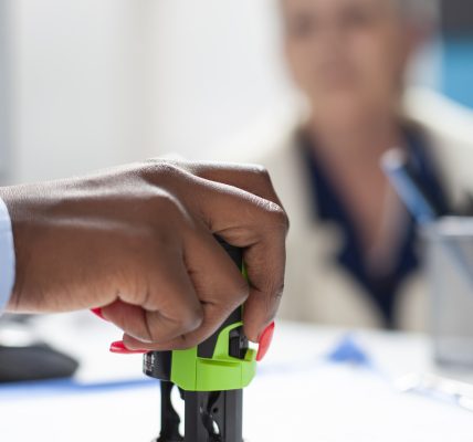 Pourquoi utiliser un tampon personnalisé dans le secteur médical ?