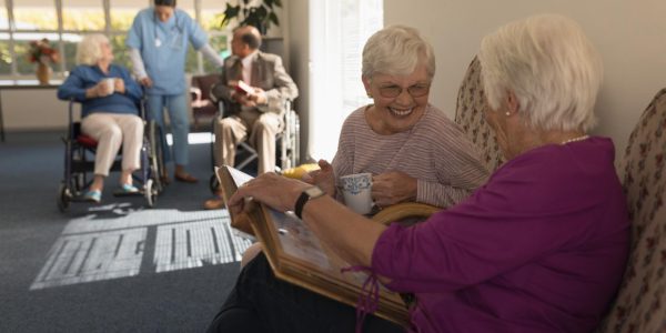 Choisir un EHPAD à Marseille : ce que les familles doivent vraiment savoir